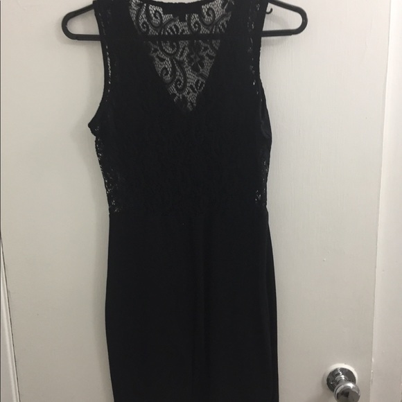 Beautiful black dress with lace from Dynamite - Picture 3 of 3